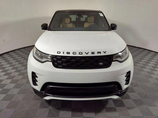 2025 Land Rover Discovery P300 Dynamic SE