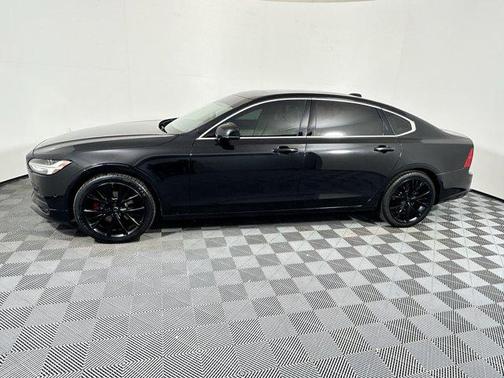 2018 Volvo S90 T5 Momentum