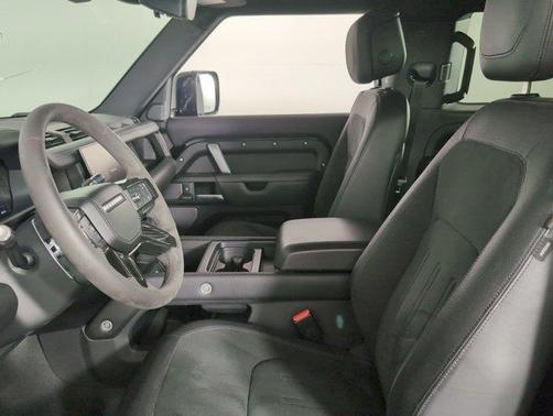 2022 Land Rover Defender V8