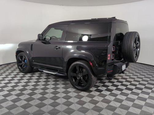 2022 Land Rover Defender V8