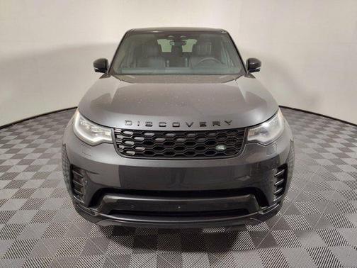 2025 Land Rover Discovery P300 Dynamic SE