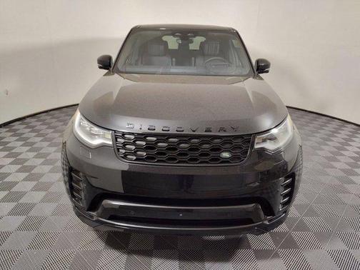 2025 Land Rover Discovery P300 Dynamic SE