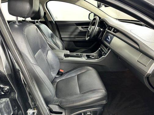 2020 Jaguar XF 25t Prestige RWD Automatic