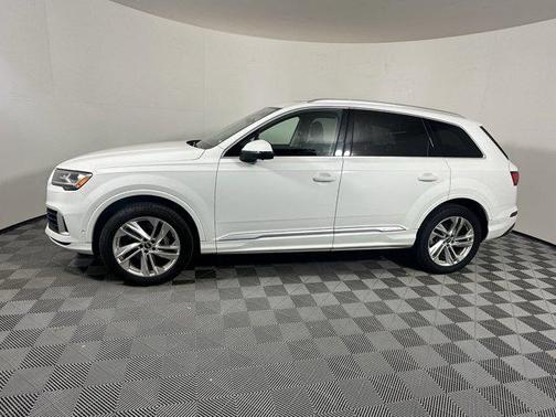 2023 Audi Q7 55 Premium Plus