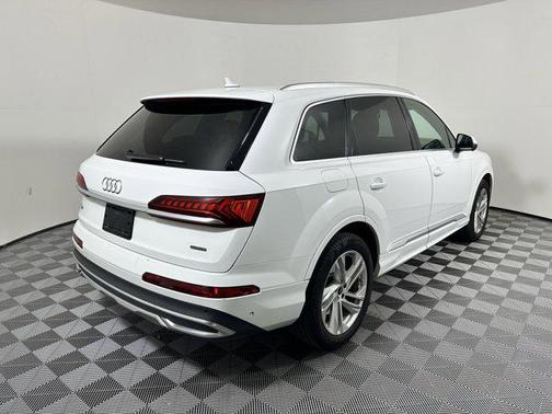 2023 Audi Q7 55 Premium Plus