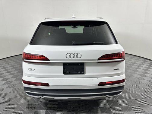 2023 Audi Q7 55 Premium Plus