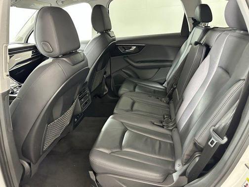 2023 Audi Q7 55 Premium Plus