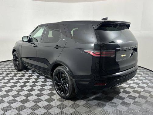 2025 Land Rover Discovery P360 Dynamic SE