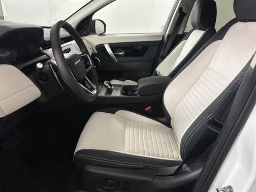 Fuji White 2025 Land Rover Discovery Sport S