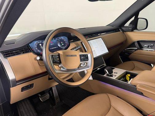 2025 Land Rover Range Rover P550e SE