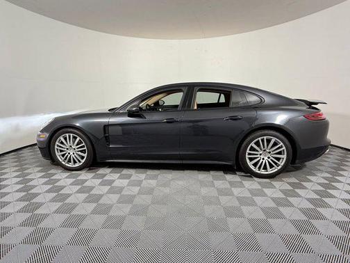 2019 Porsche Panamera RWD