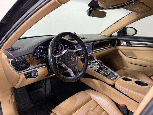2019 Porsche Panamera RWD