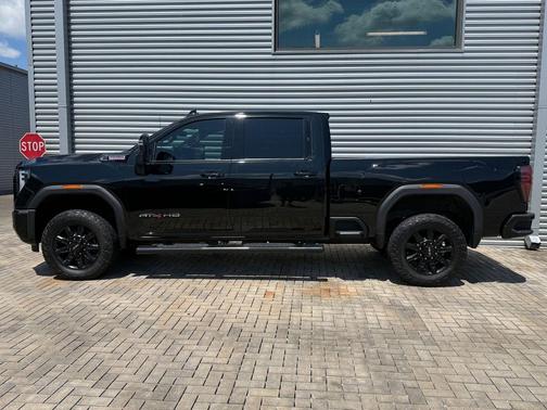 Onyx Black 2024 GMC Sierra 3500 AT4