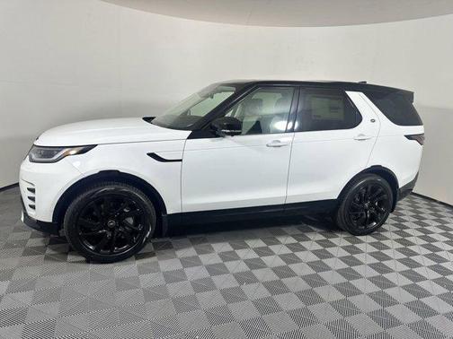 2025 Land Rover Discovery P300 Dynamic SE