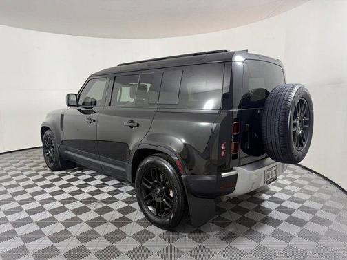 2025 Land Rover Defender 110 P300