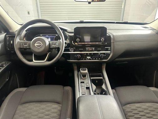 2024 Nissan Pathfinder SV FWD