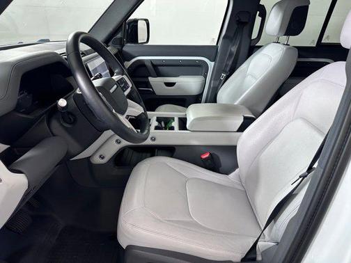 2025 Land Rover Defender 110 P400 S