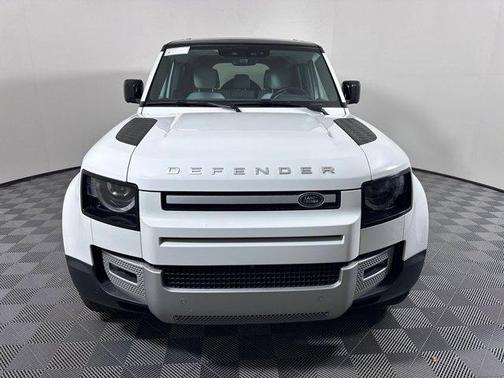 2025 Land Rover Defender 110 P400 S