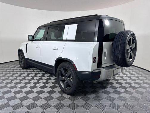 2025 Land Rover Defender 110 P400 S