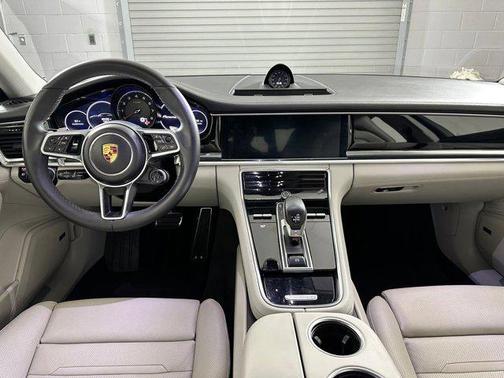 2018 Porsche Panamera 4S