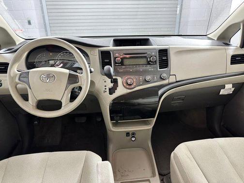 2014 Toyota Sienna L