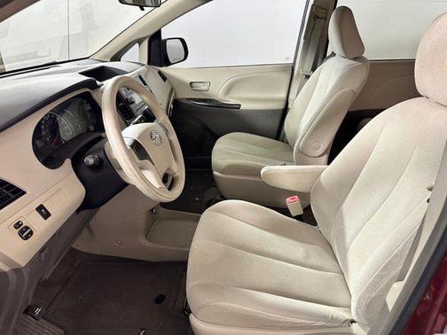2014 Toyota Sienna L