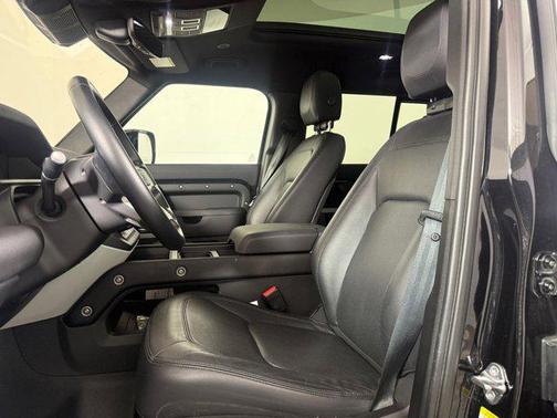 2024 Land Rover Defender 110 P300