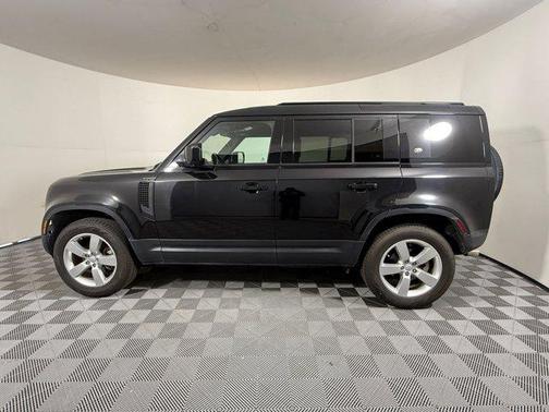 2024 Land Rover Defender 110 P300