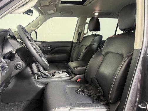 2022 INFINITI QX80 Luxe