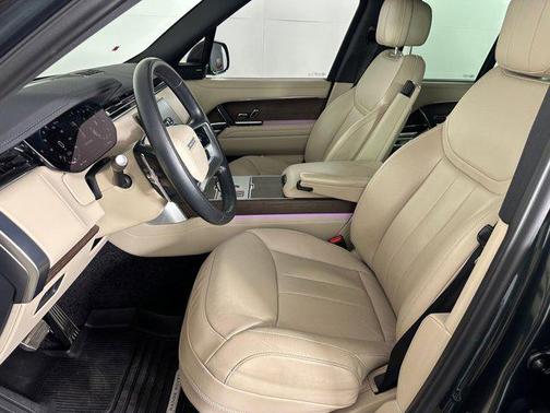 Green 2024 Land Rover Range Rover P400 SE