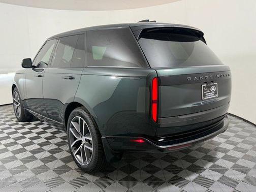 Green 2024 Land Rover Range Rover P400 SE