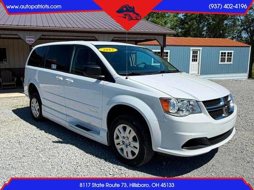 White Knuckle Clearcoat 2017 Dodge Grand Caravan SE