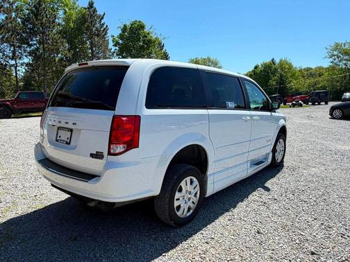 White Knuckle Clearcoat 2017 Dodge Grand Caravan SE