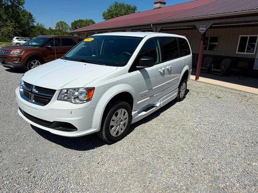White Knuckle Clearcoat 2017 Dodge Grand Caravan SE