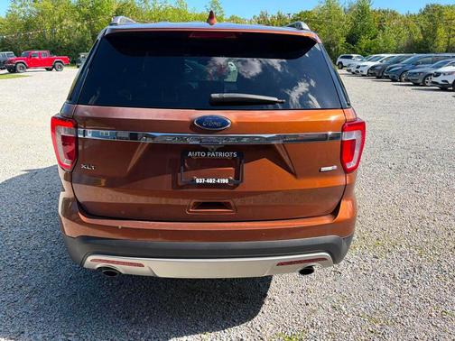 White Platinum Metallic Tri-Coat 2017 Ford Explorer sport
