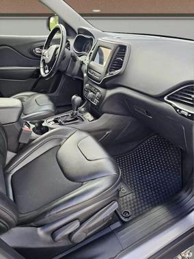 2020 Jeep Cherokee Altitude