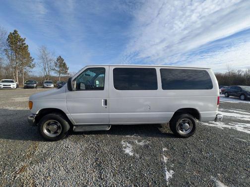 2007 Ford E350 Super Duty XL Wagon