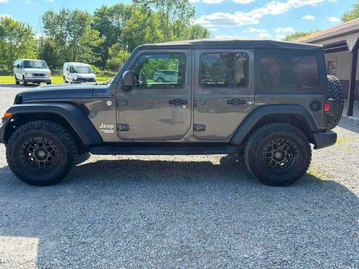 Granite Crystal Metallic Clearcoat 2018 Jeep Wrangler Unlimited Sport