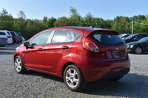 Red 2014 Ford Fiesta SE