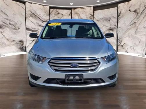 2017 Ford Taurus SE
