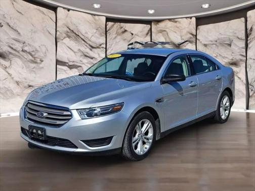 2017 Ford Taurus SE