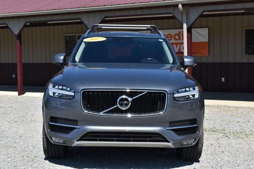 Bright Silver Metallic 2017 Volvo XC90 T6 Momentum