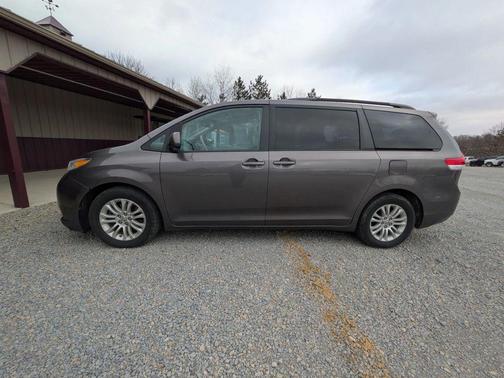 2014 Toyota Sienna XLE