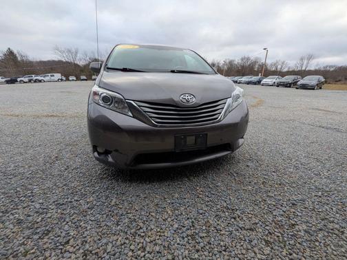 2014 Toyota Sienna XLE
