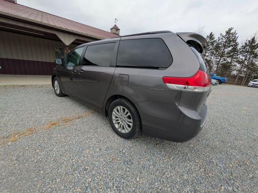 2014 Toyota Sienna XLE