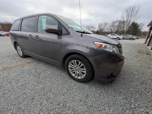 2014 Toyota Sienna XLE