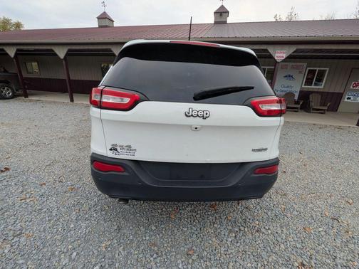 2016 Jeep Cherokee Sport