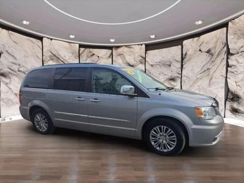 2016 Chrysler Town & Country Touring-L