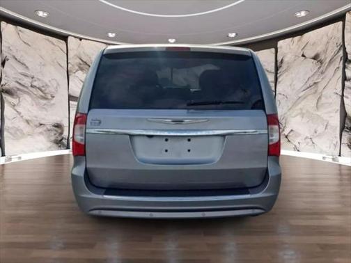 2016 Chrysler Town & Country Touring-L