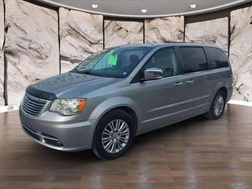 2016 Chrysler Town & Country Touring-L